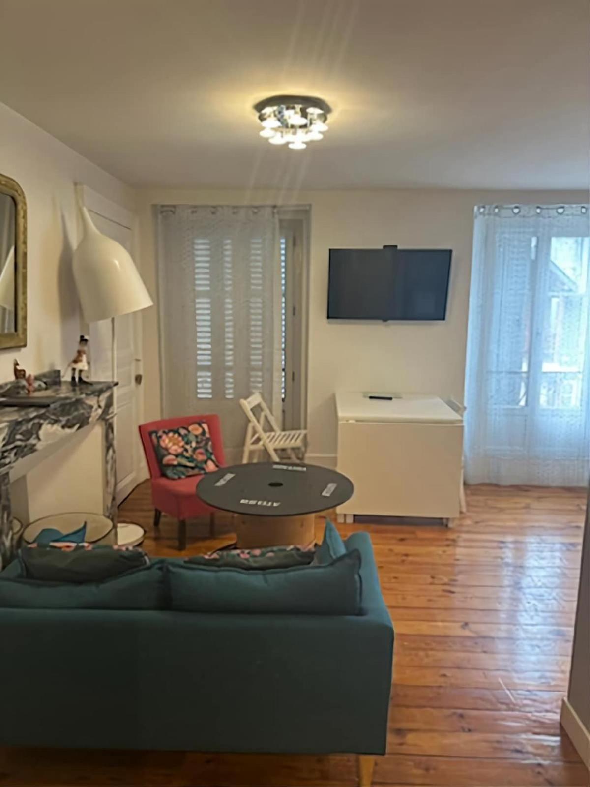 Appartement T2 4 Personnes Wifi Et Climatisation Bagnères-de-Luchon Esterno foto
